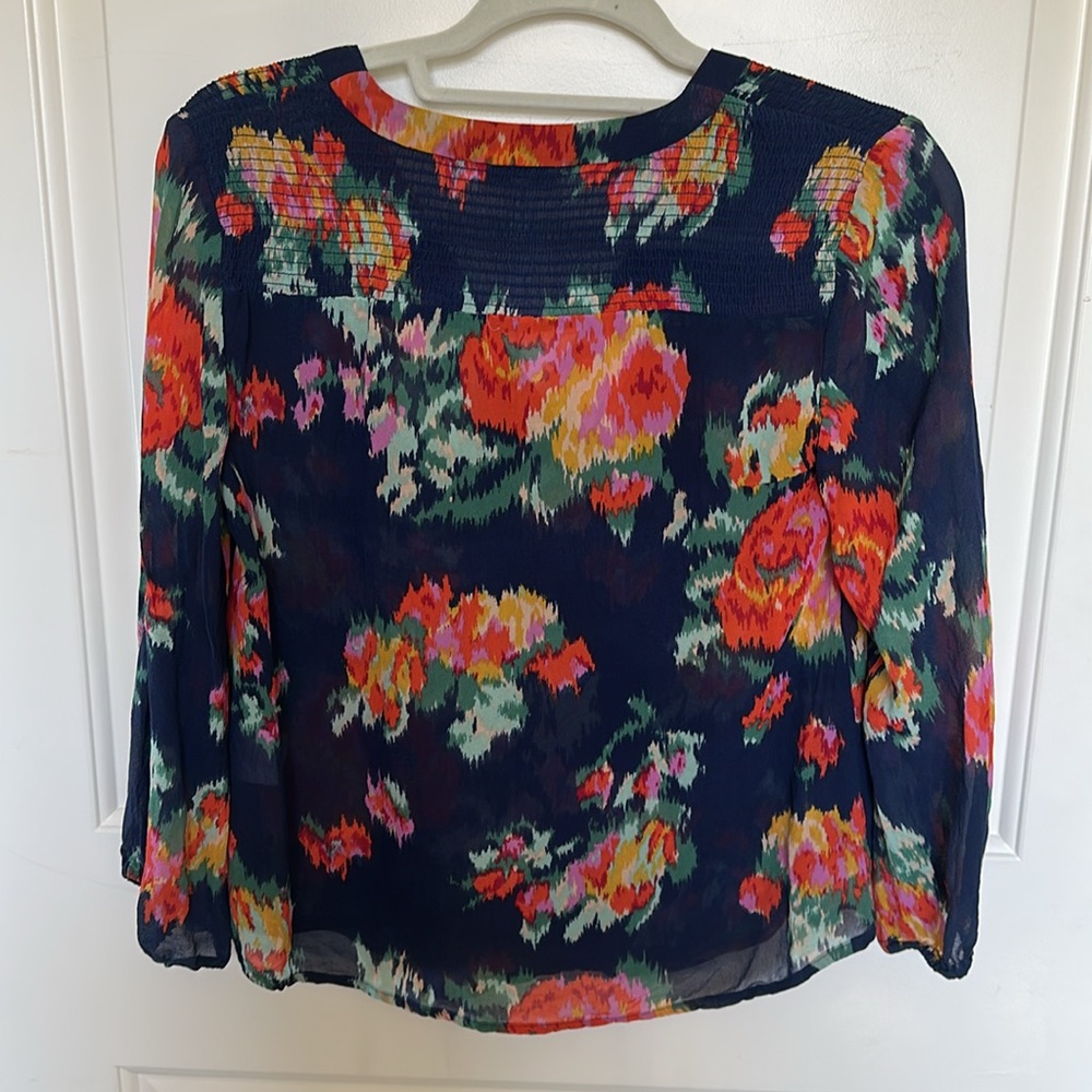 NWOT Joie 100% Silk Floral Top - Picture 4 of 4